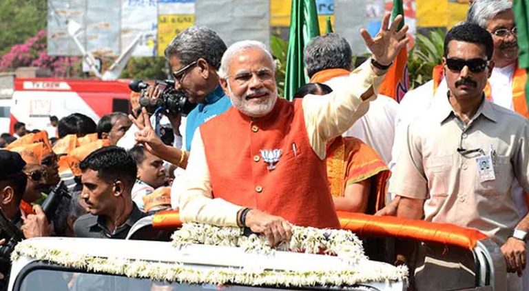 Gujarat BJP distributes saffron cap to party MPs in Delhi, PM Modi ...